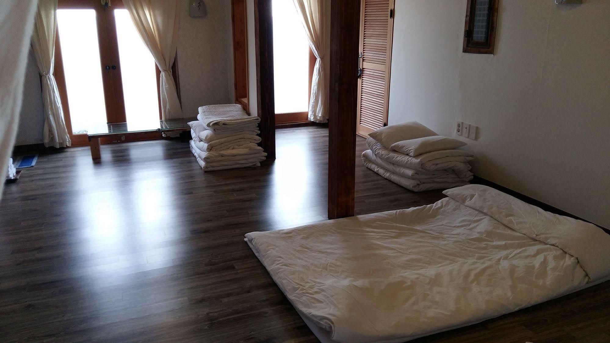 Greem Guesthouse Jeonju Buitenkant foto